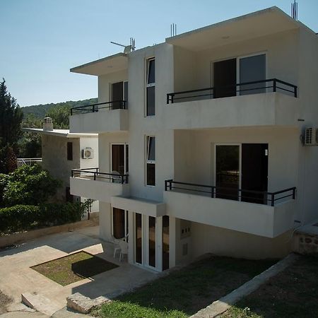 Del Mar Apartments Canj Bagian luar foto