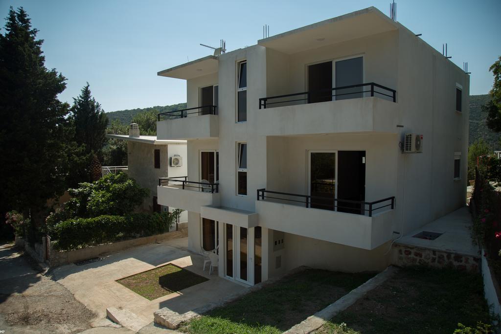 Del Mar Apartments Canj Bagian luar foto