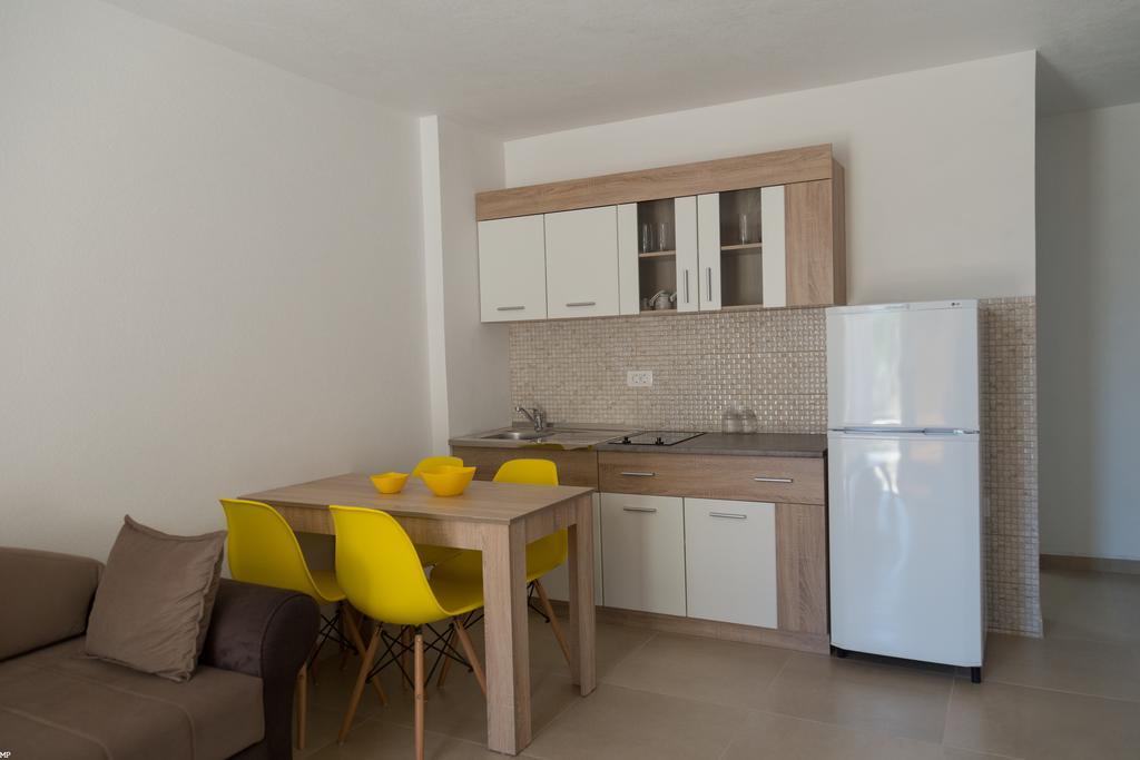 Del Mar Apartments Canj Bagian luar foto