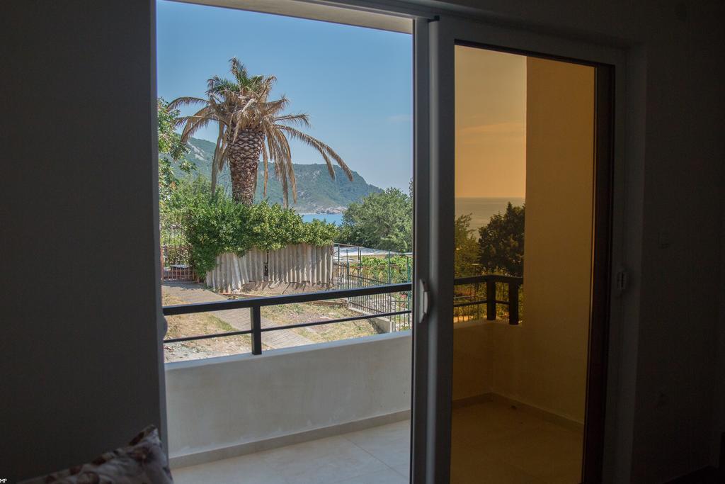 Del Mar Apartments Canj Bagian luar foto