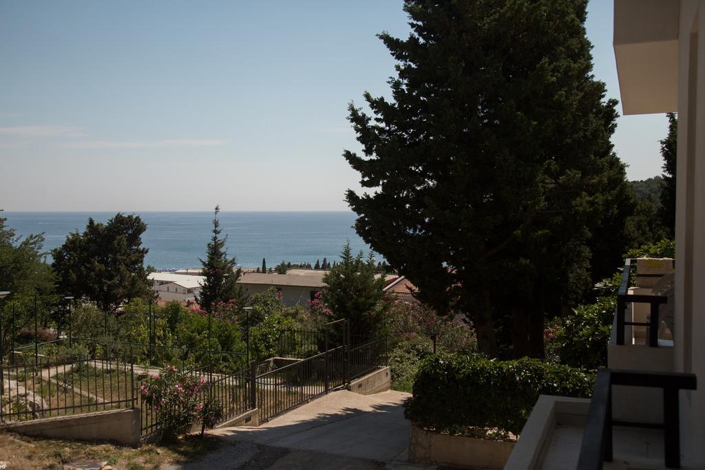 Del Mar Apartments Canj Bagian luar foto