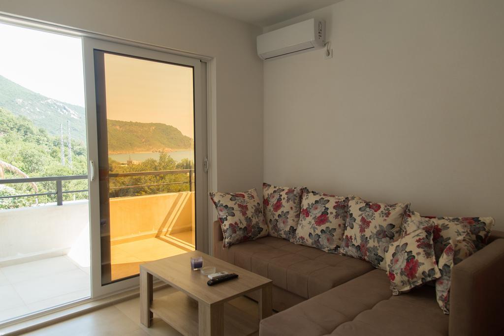 Del Mar Apartments Canj Bagian luar foto