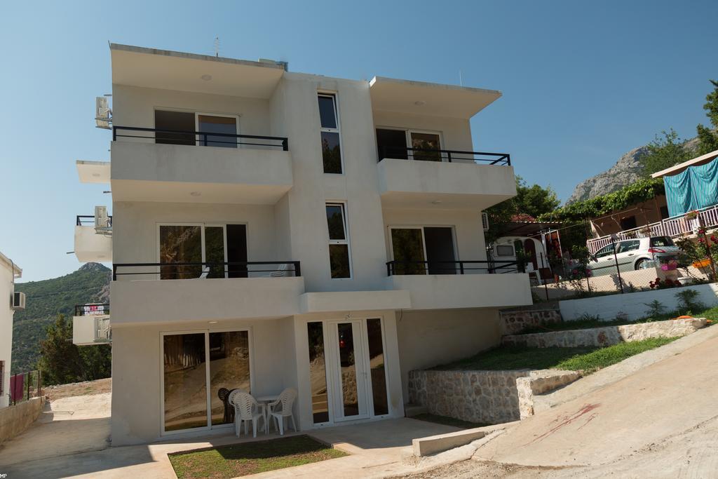 Del Mar Apartments Canj Bagian luar foto